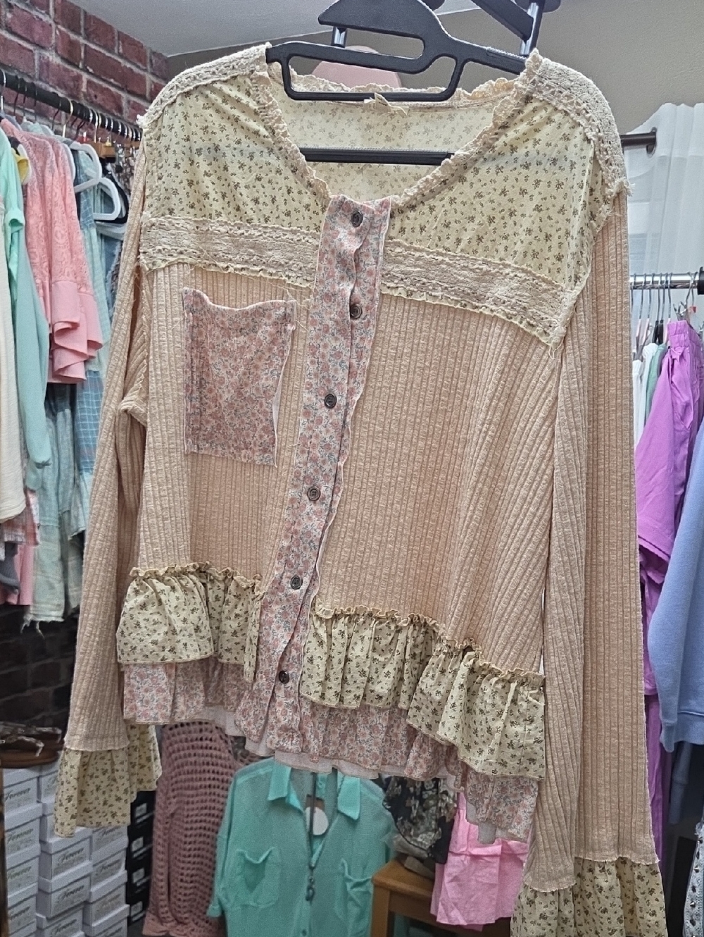 POL Patchwork Ruffle Button-Front Women's Sweatshirt in Beige and Pink